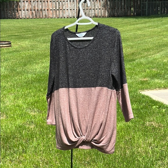 Market & Spruce Two-Tone Black & Mauve-Brown Knotted Top 3/4 Sleeved EUC LARGE - Picture 2 of 9